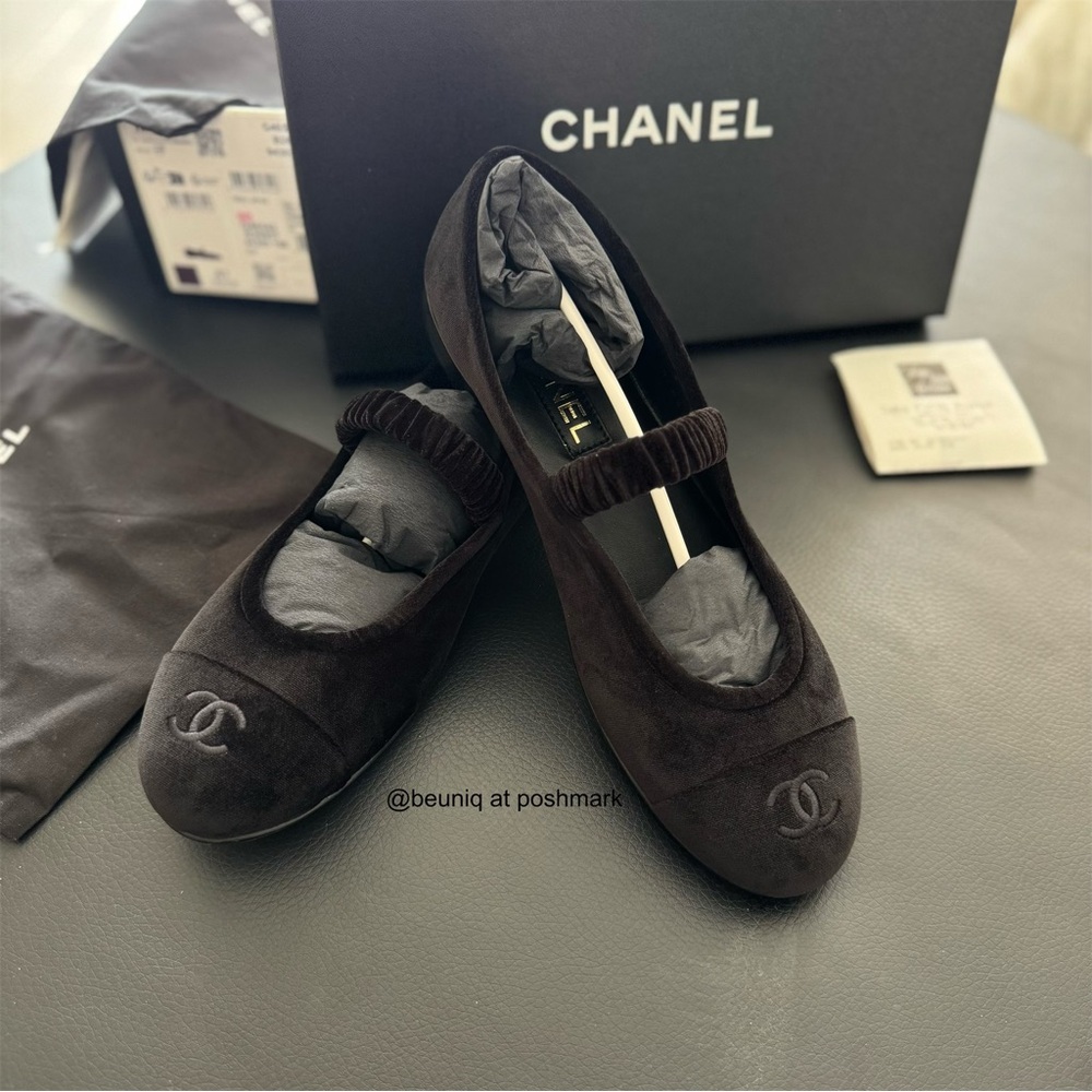 CHANEL Mary Janes velvet ballerinas